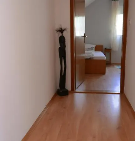 בית נופש Mo Art מוסטר